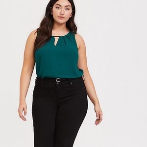 TORRID Sz 2 Green Metal Keyhole Georgette Tank